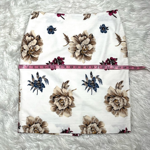 Ann Taylor Women's Pencil Skirt Size 12 Floral on Cream Print Lined Stretch - Picture 13 of 14